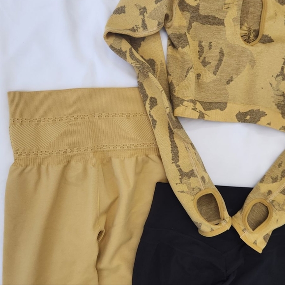 Gymshark Women's 4 Piece Athleisure Apparel Leggings Tops and Shorts - Picture 3 of 6